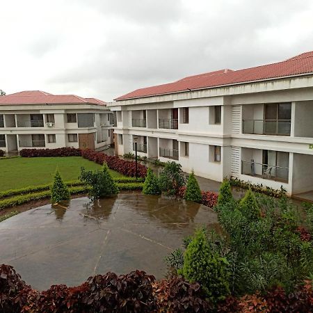 Parishreya Holiday Home Lonavala Esterno foto
